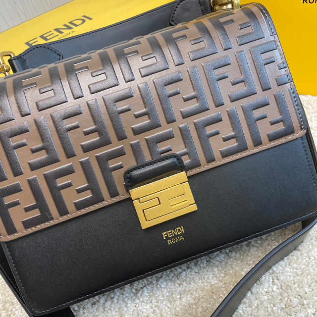 Fendi HandtascheGröße: 25*20*10cm