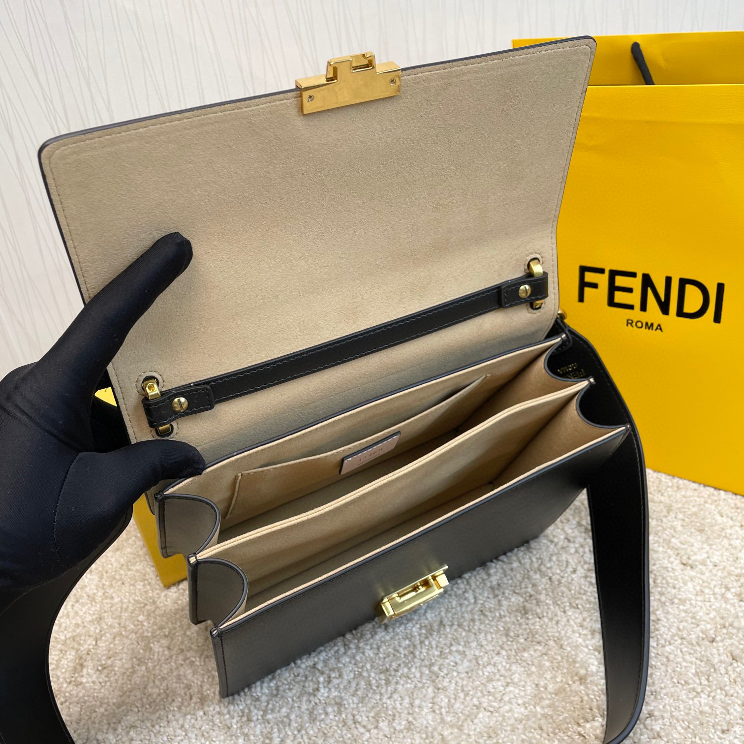 Fendi HandtascheGröße: 25*20*10cm