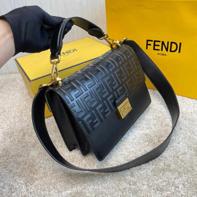 Borsa a mano FendiDimensioni: 25*20*10cm
