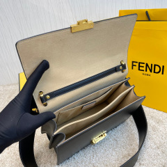 Borsa a mano FendiDimensioni: 25*20*10cm