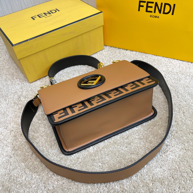 Borsa a mano FendiDimensioni: 25*20*10cm