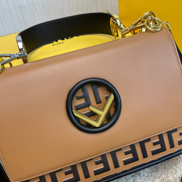 Borsa a mano FendiDimensioni: 25*20*10cm