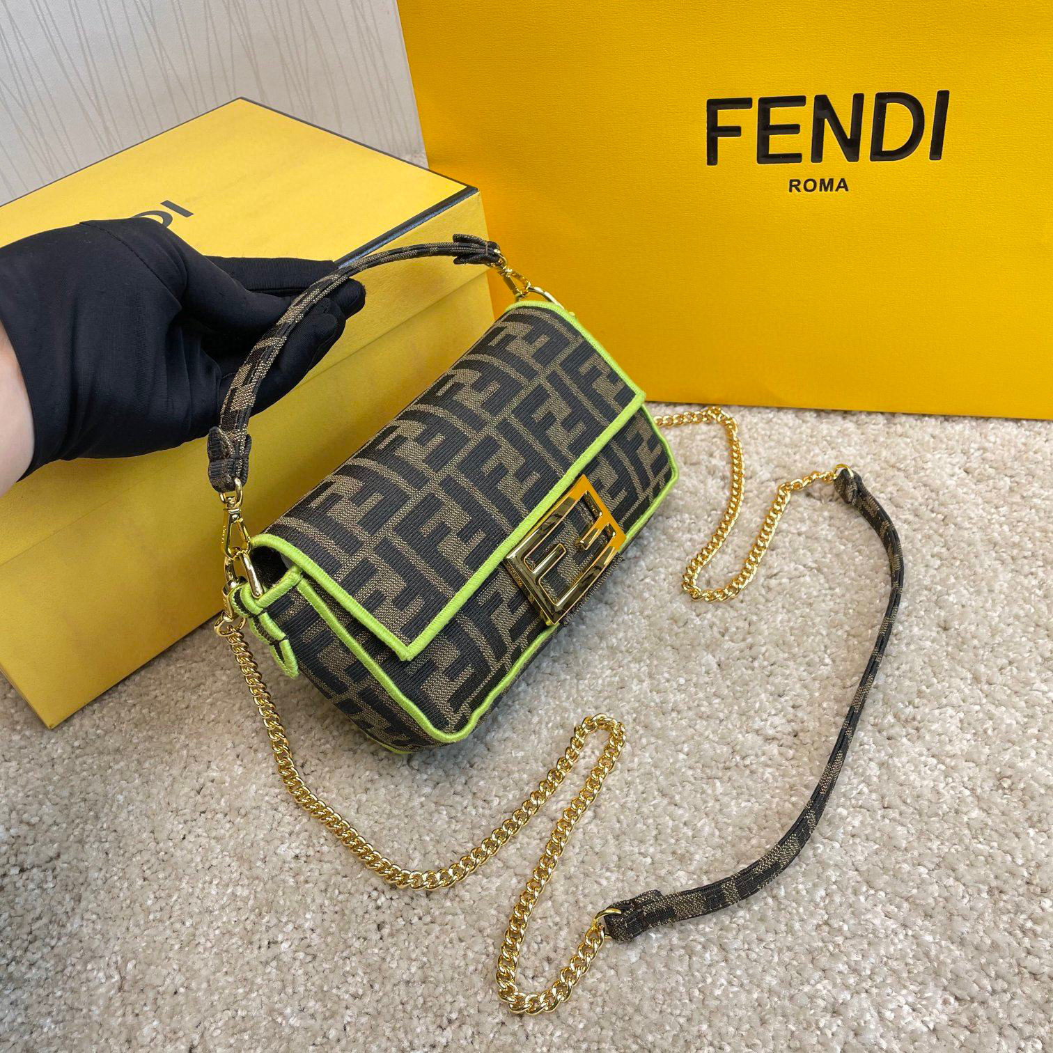 Fendi Handtasche Größe: 26*4*16cm