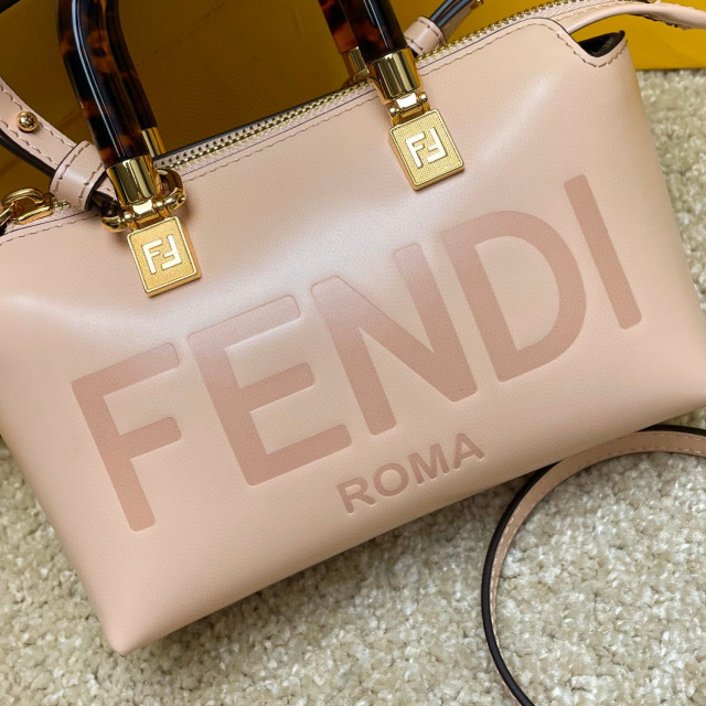 Fendi Handtasche Größe: 17*8*12cm