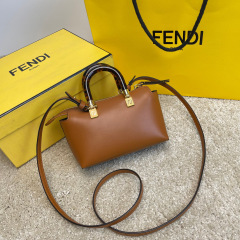 Fendi Handtasche Größe: 17*8*12cm