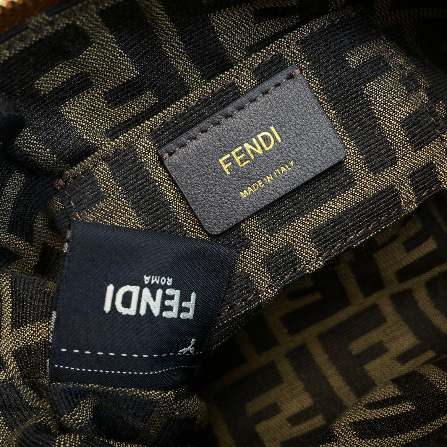 Fendi Handtasche Größe: 17*8*12cm