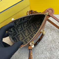 Fendi Handtasche Größe: 17*8*12cm