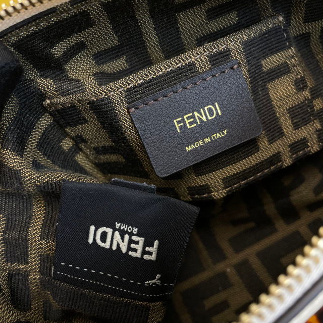 Borsa a mano Fendi Dimensioni: 17*8*12cm