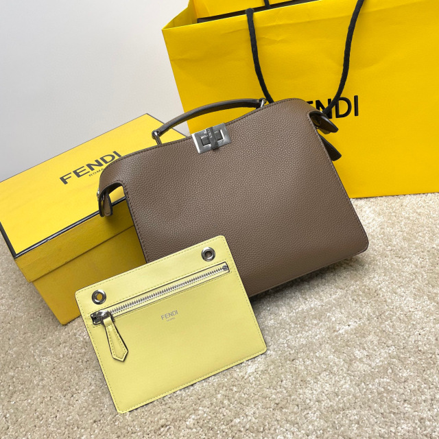 Fendi Einkaufstasche Größe: 26 x 25 x 10 cm