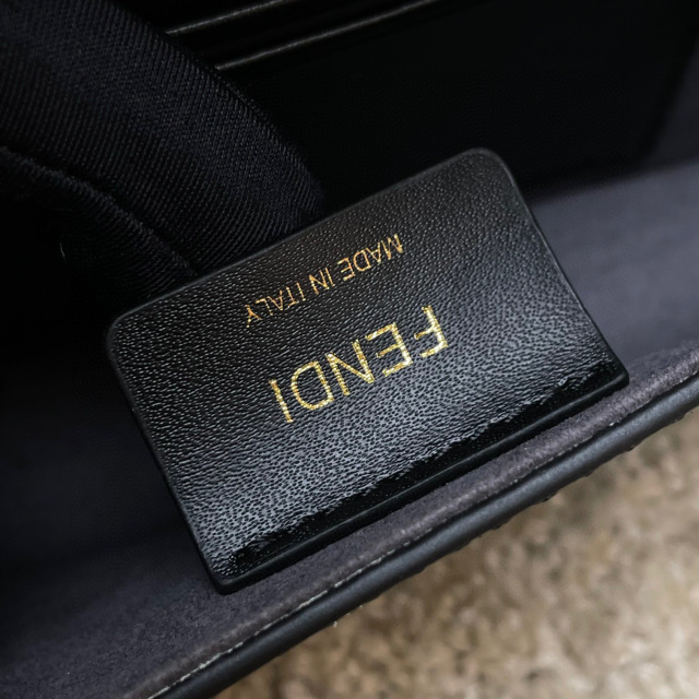 Borsa Fendi Dimensioni: 17,5*11*3,5 cm