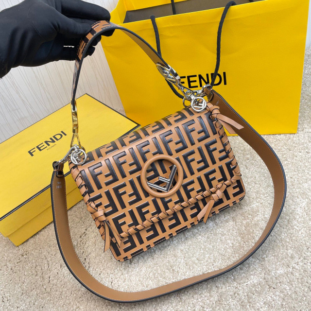Borsa a mano Fendi Dimensioni: 25*20*10cm