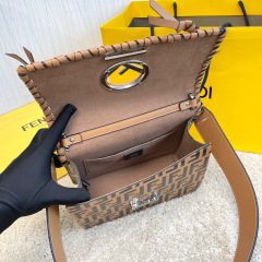 Borsa a mano Fendi Dimensioni: 25*20*10cm