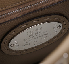 Fendi Hand bag  Size：23*18*11cm