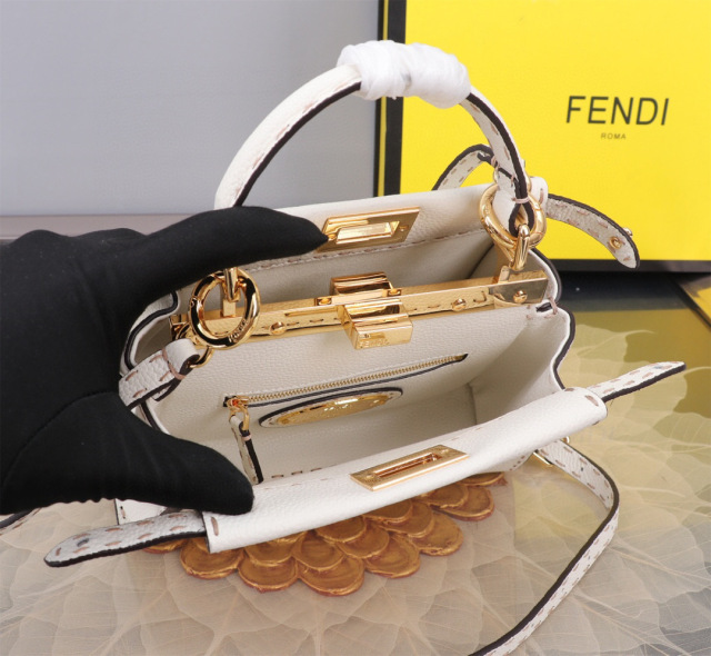 Fendi Hand bag  Size：23*18*11cm
