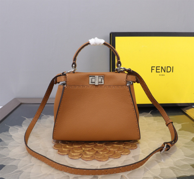 Fendi Handtasche Größe: 23*18*11cm