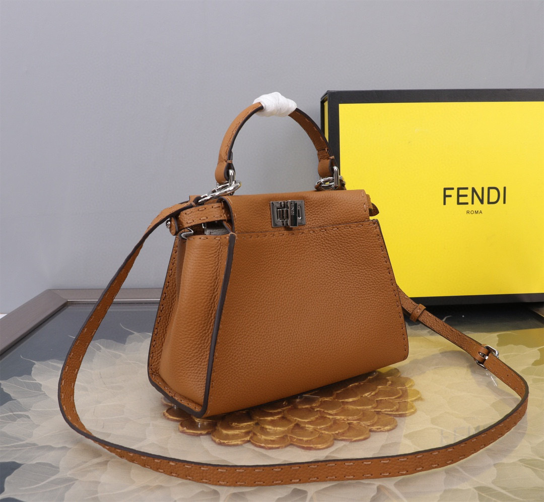 Fendi Handtasche Größe: 23*18*11cm