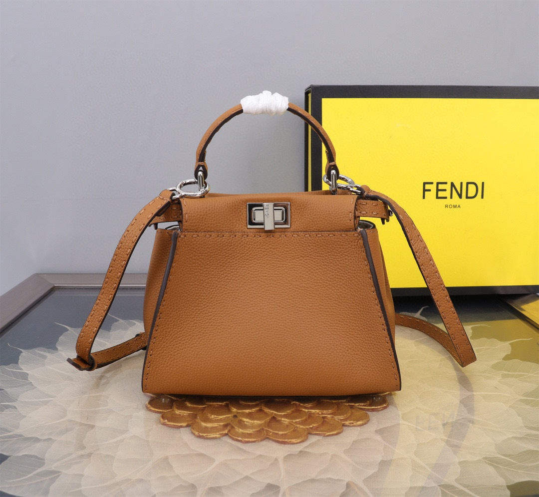 Fendi Handtasche Größe: 23*18*11cm