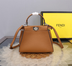 Fendi Handtasche Größe: 23*18*11cm