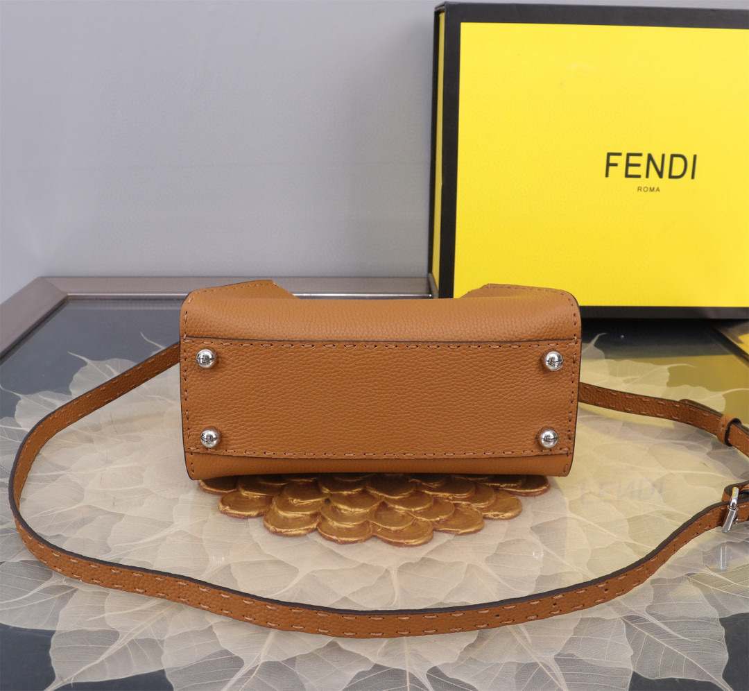 Fendi Handtasche Größe: 23*18*11cm