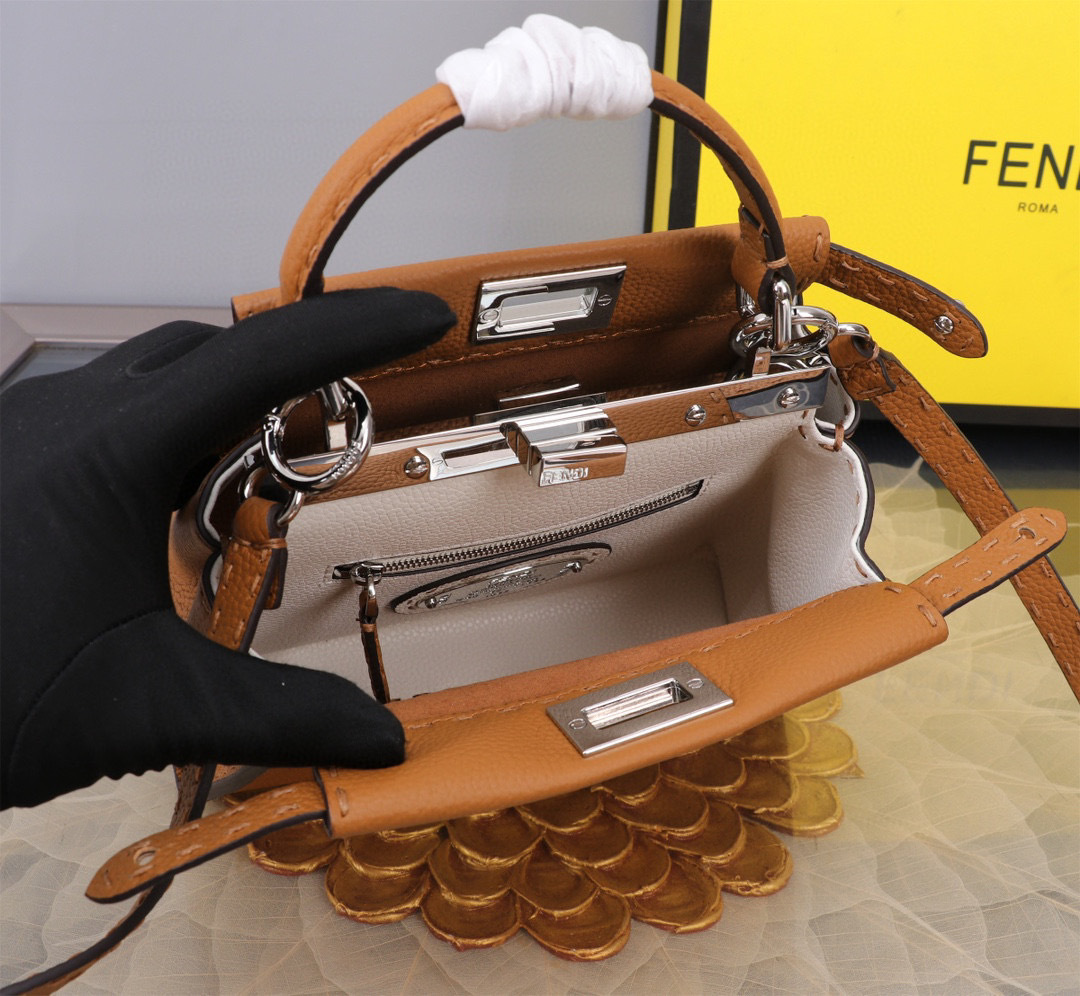 Fendi Handtasche Größe: 23*18*11cm