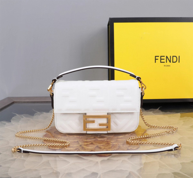 Borsa a mano Fendi Dimensioni: 19*10*4cm