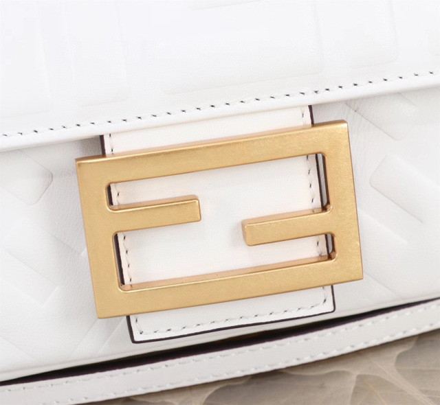 Borsa a mano Fendi Dimensioni: 19*10*4cm