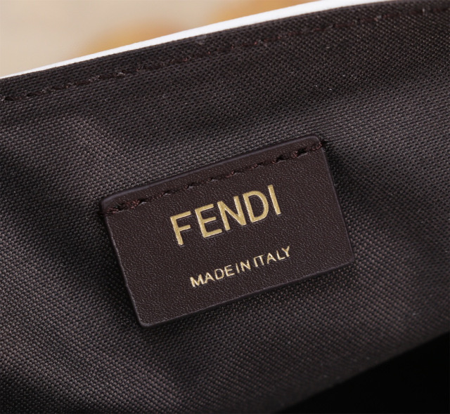 Borsa a mano Fendi Dimensioni: 19*10*4cm