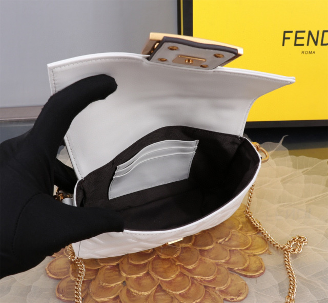 Borsa a mano Fendi Dimensioni: 19*10*4cm
