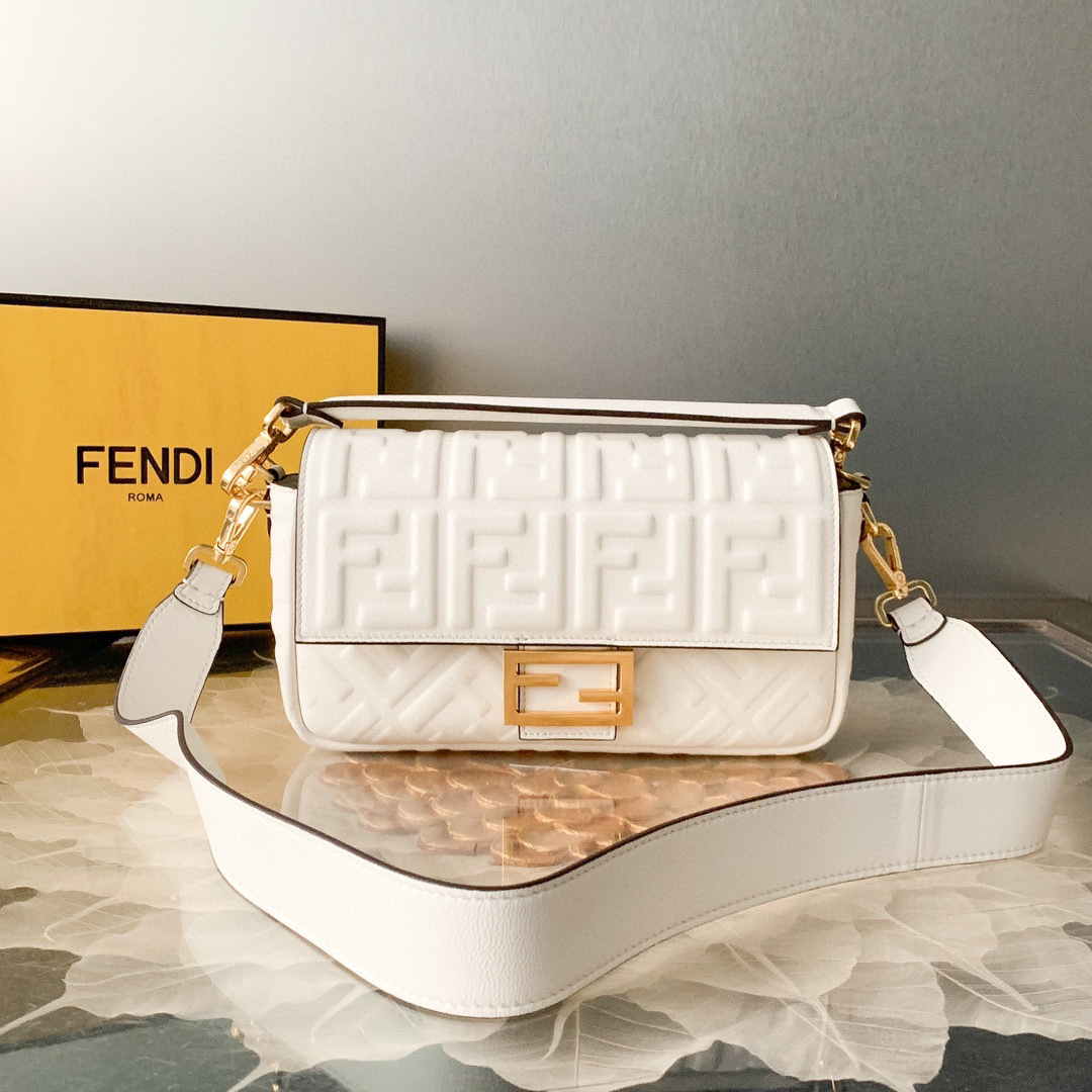 Fendi Hand bag Size：26*13*6cm