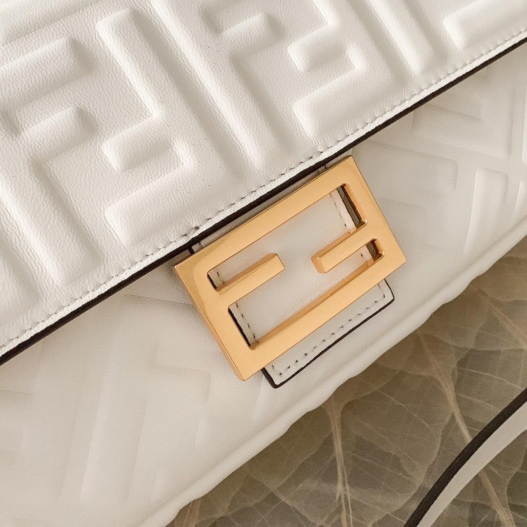 Fendi Hand bag Size：26*13*6cm