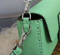Fendi Hand bag Size：20*5*13cm