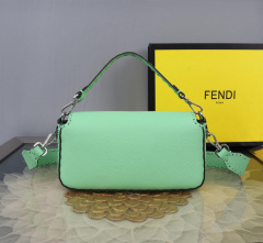 Fendi Hand bag Size：20*5*13cm