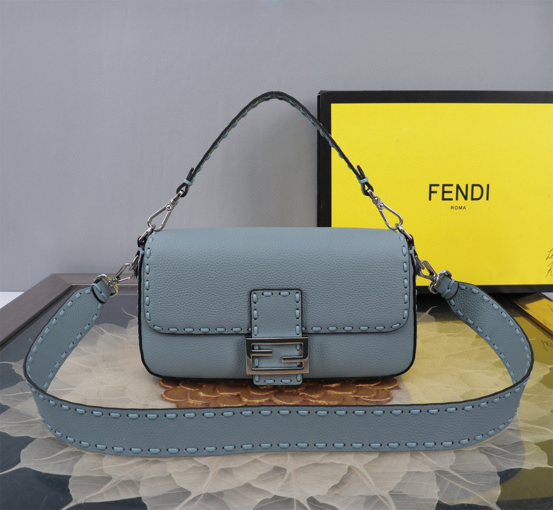 Fendi Handtasche Größe: 20*5*13cm
