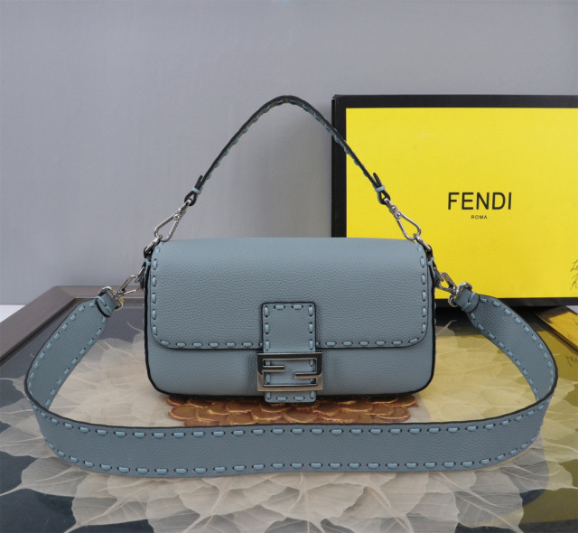 Fendi Handtasche Größe: 20*5*13cm