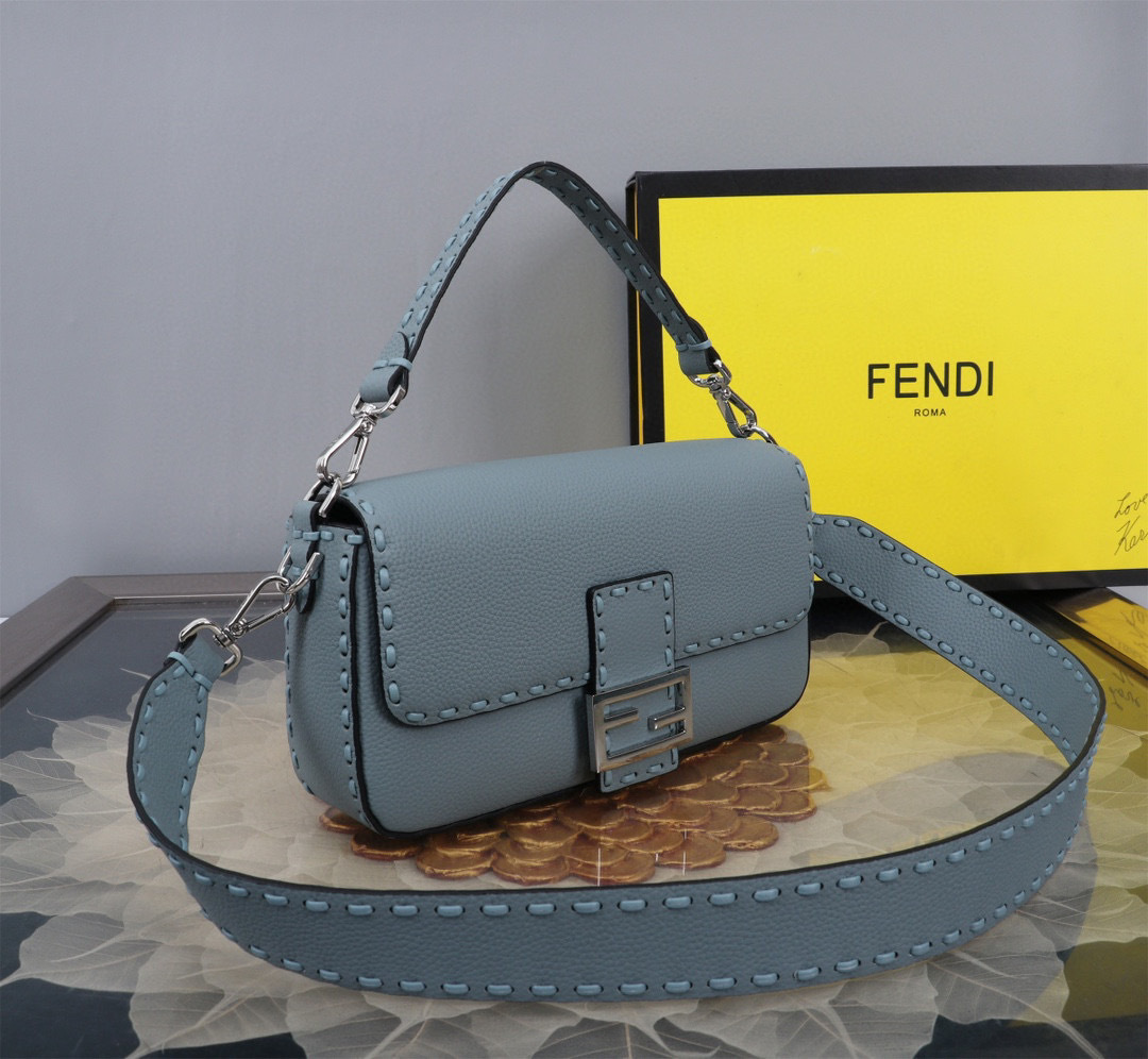 Fendi Handtasche Größe: 20*5*13cm