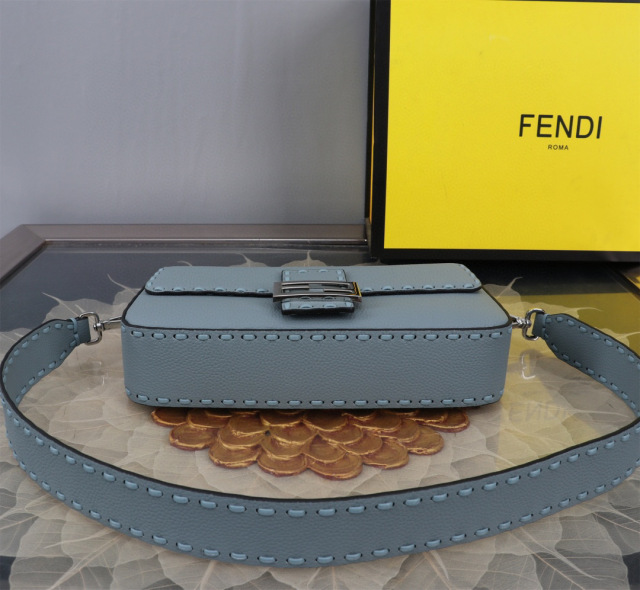 Fendi Handtasche Größe: 20*5*13cm