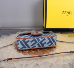 Borsa a tracolla singola Fendi Dimensioni: 19*10*4cm