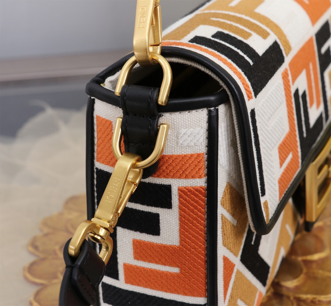 Fendi Einzelne Umhängetasche Größe: 26 * 13 * 6 cm