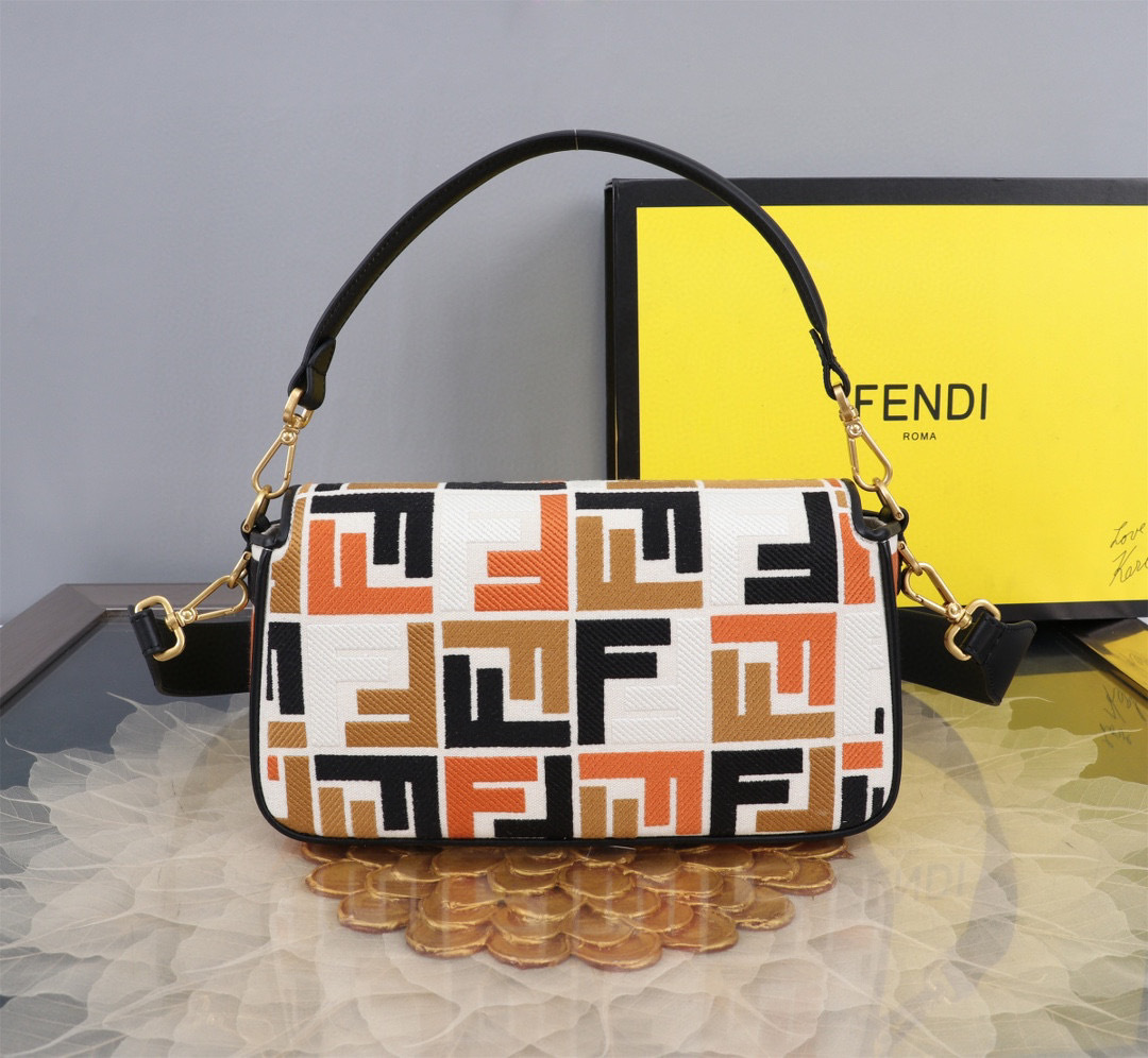 Fendi Einzelne Umhängetasche Größe: 26 * 13 * 6 cm