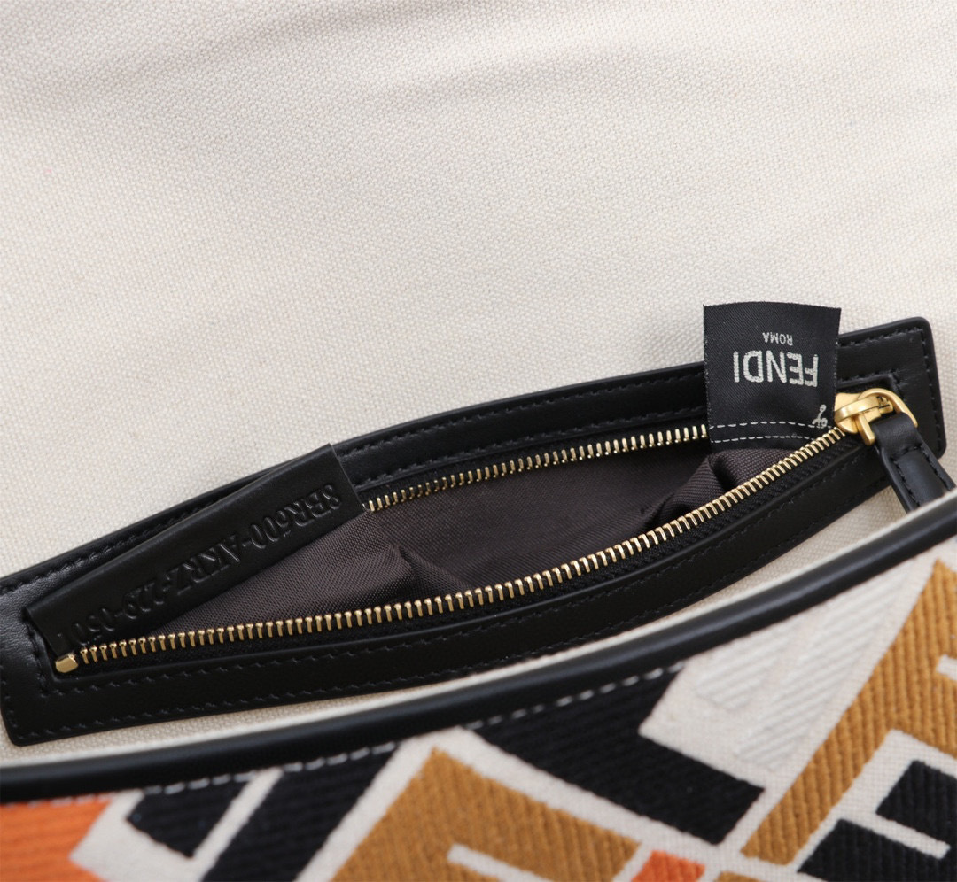 Fendi Einzelne Umhängetasche Größe: 26 * 13 * 6 cm