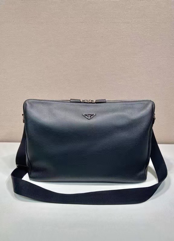 Prada  messenger/courier bag Size：43*32*18cm