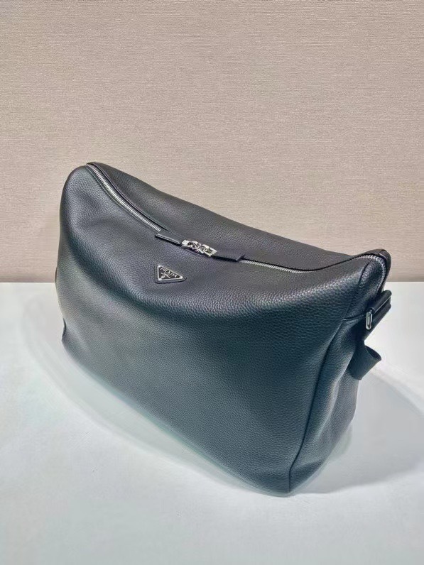 Prada  messenger/courier bag Size：43*32*18cm