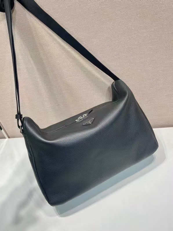 Prada  messenger/courier bag Size：43*32*18cm