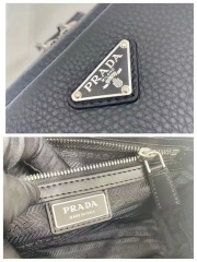 Prada 胸包 尺寸：19.5*13.5*6cm