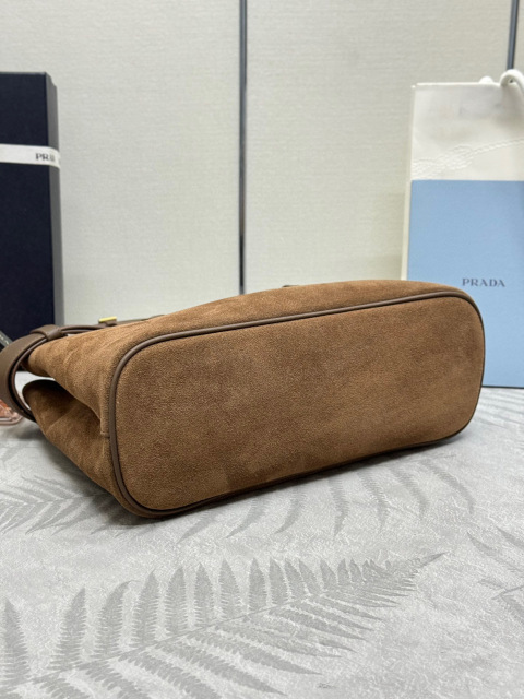 Prada Hand bag Size：32*23*11cm