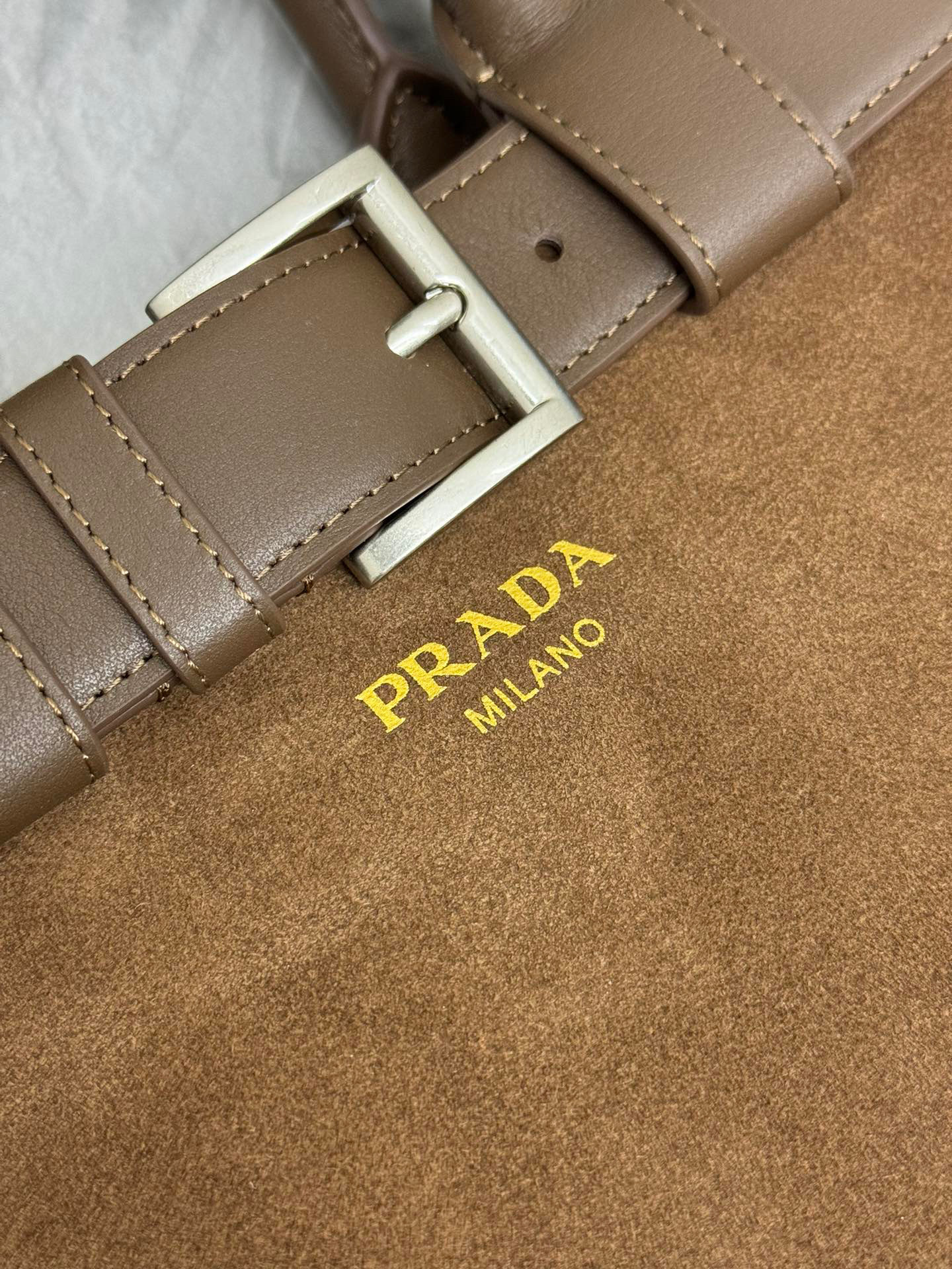 Prada Hand bag Size：32*23*11cm