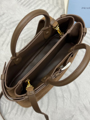 Prada Hand bag Size：32*23*11cm