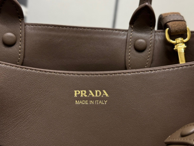 Prada Hand bag Size：32*23*11cm