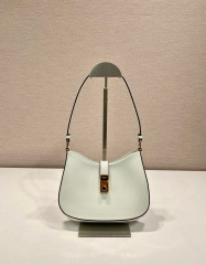 Beg Ketiak Prada Saiz：22*18.5*4.5cm