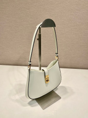Beg Ketiak Prada Saiz：22*18.5*4.5cm